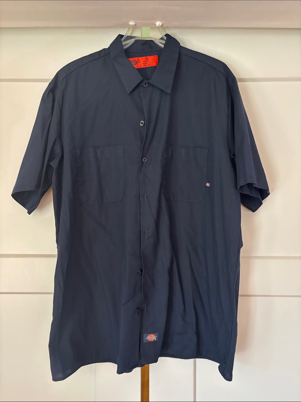 Dickies Men's Short-Sleeve Button-Down Shirt - Navy
Never worn